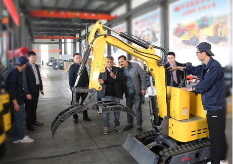 10小型挖掘机