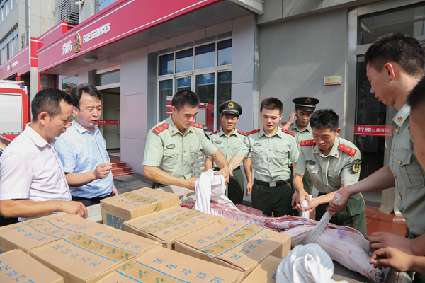 中煤集团领导慰问济宁高新区消防大队官兵