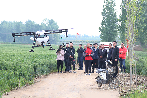 中煤集团植保无人机科技下乡 助力智慧农业受称赞